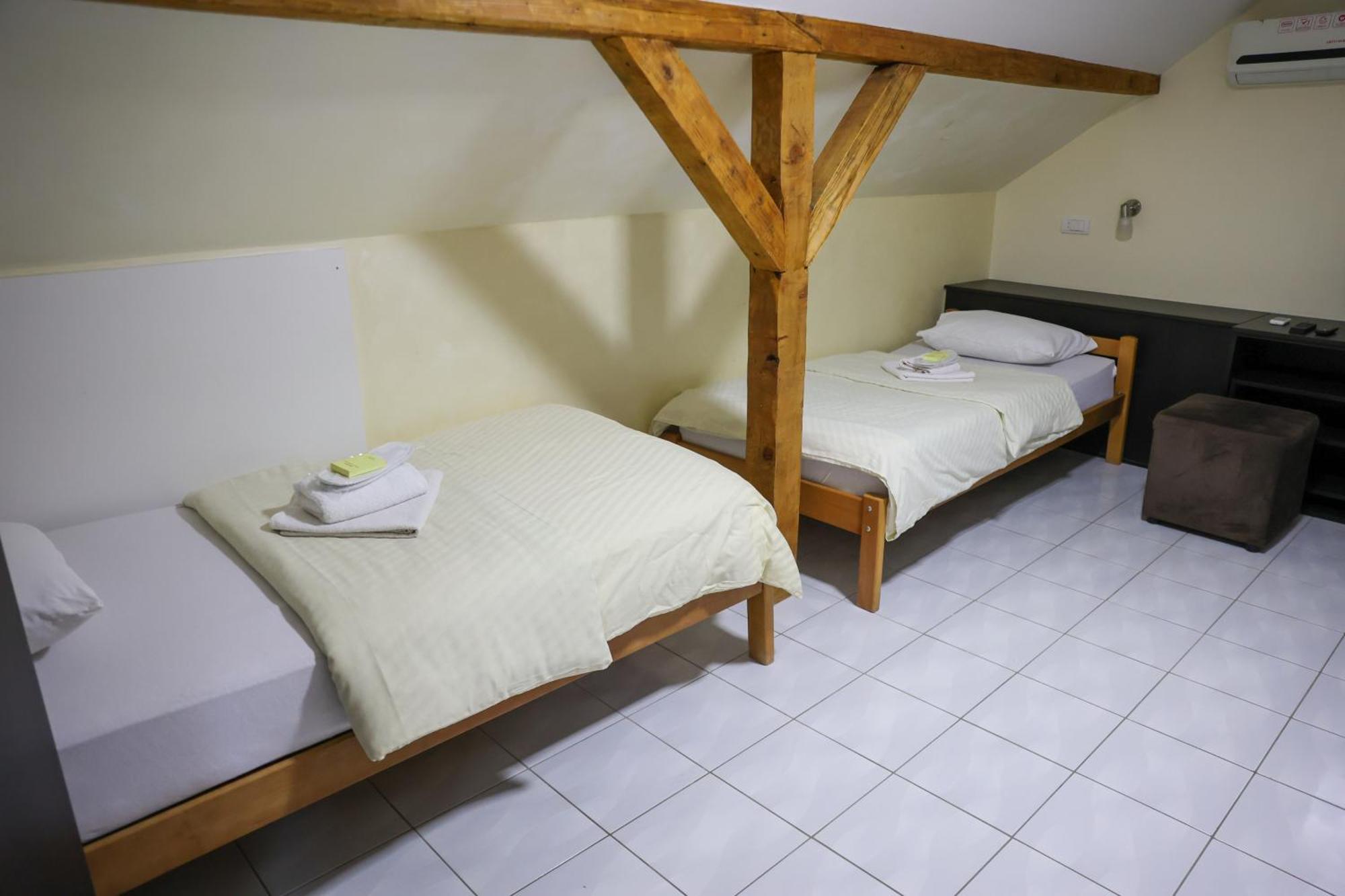 Hotel Marex Centar Jabuka Exterior foto