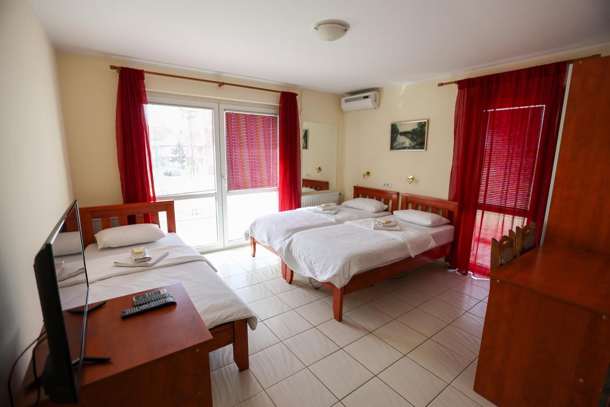 Hotel Marex Centar Jabuka Exterior foto