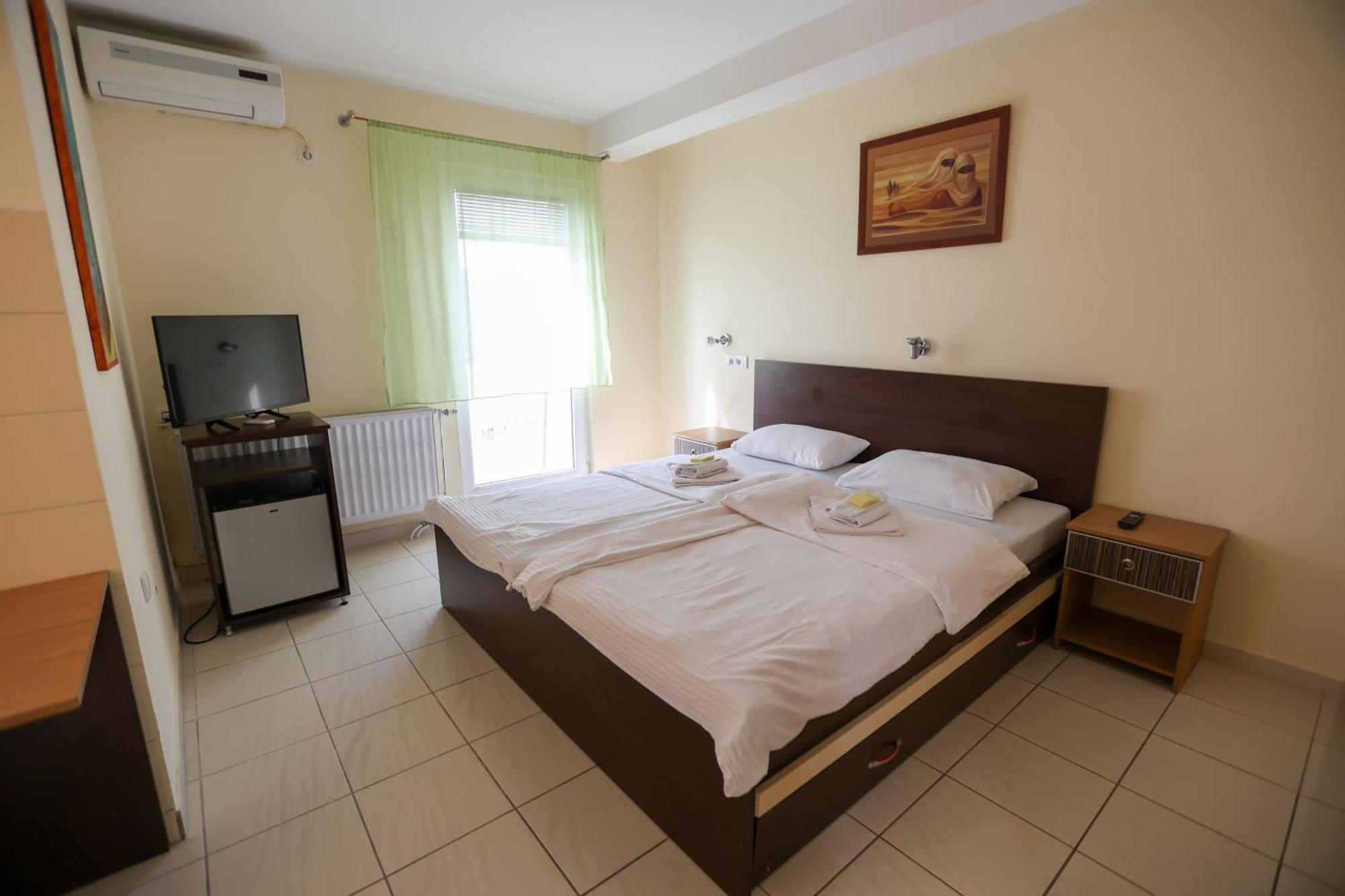 Hotel Marex Centar Jabuka Exterior foto