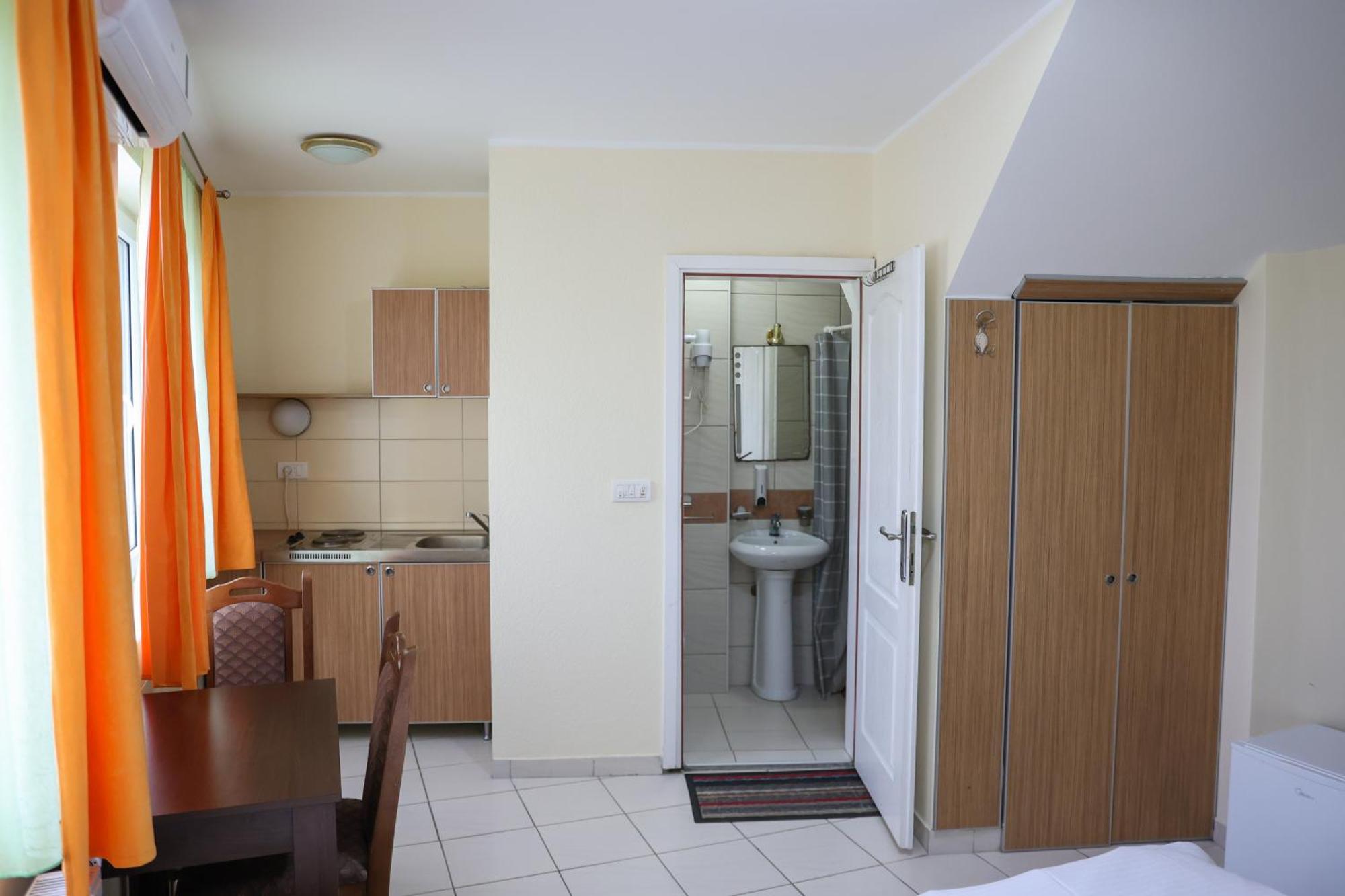 Hotel Marex Centar Jabuka Exterior foto